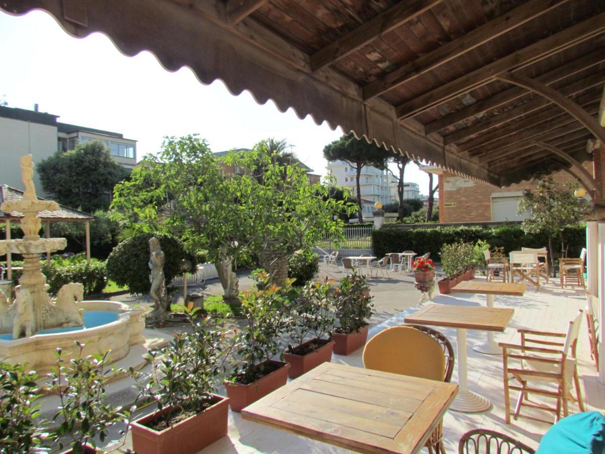 Hotel Villa Colombo Lido di Camaiore Esterno foto
