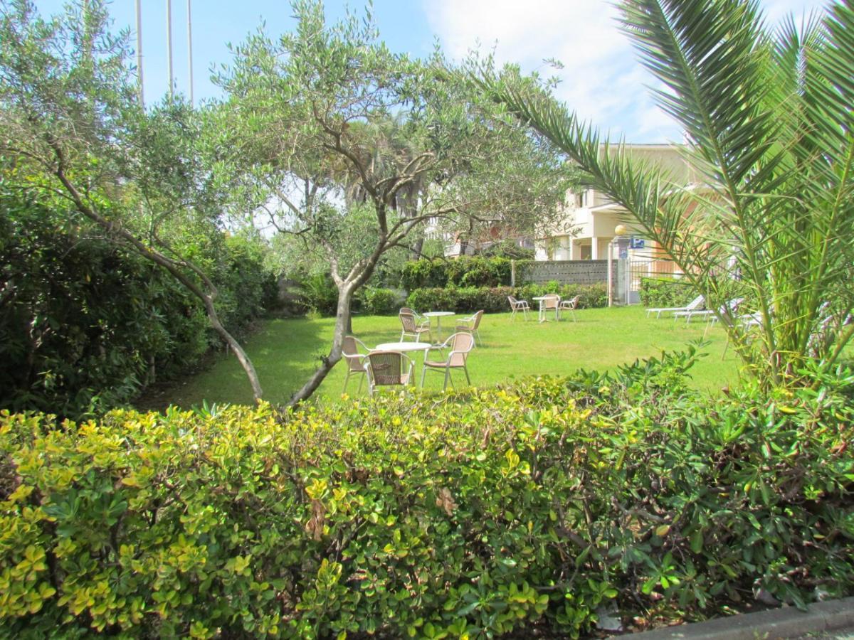 Hotel Villa Colombo Lido di Camaiore Esterno foto