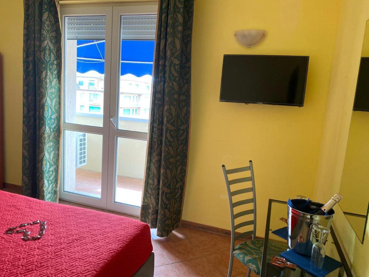 Hotel Villa Colombo Lido di Camaiore Esterno foto