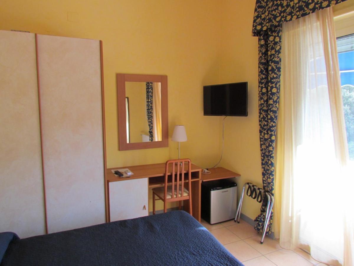 Hotel Villa Colombo Lido di Camaiore Esterno foto