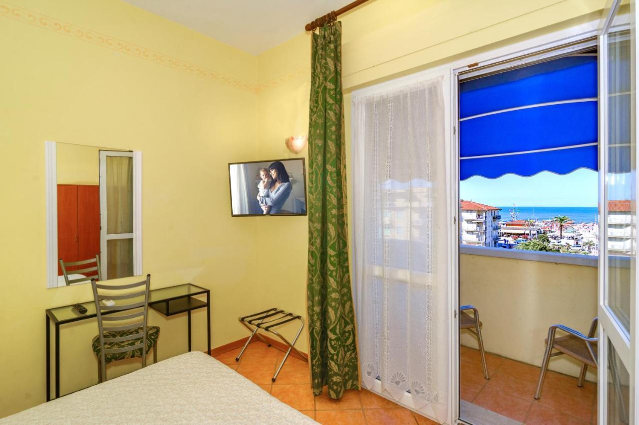 Hotel Villa Colombo Lido di Camaiore Esterno foto