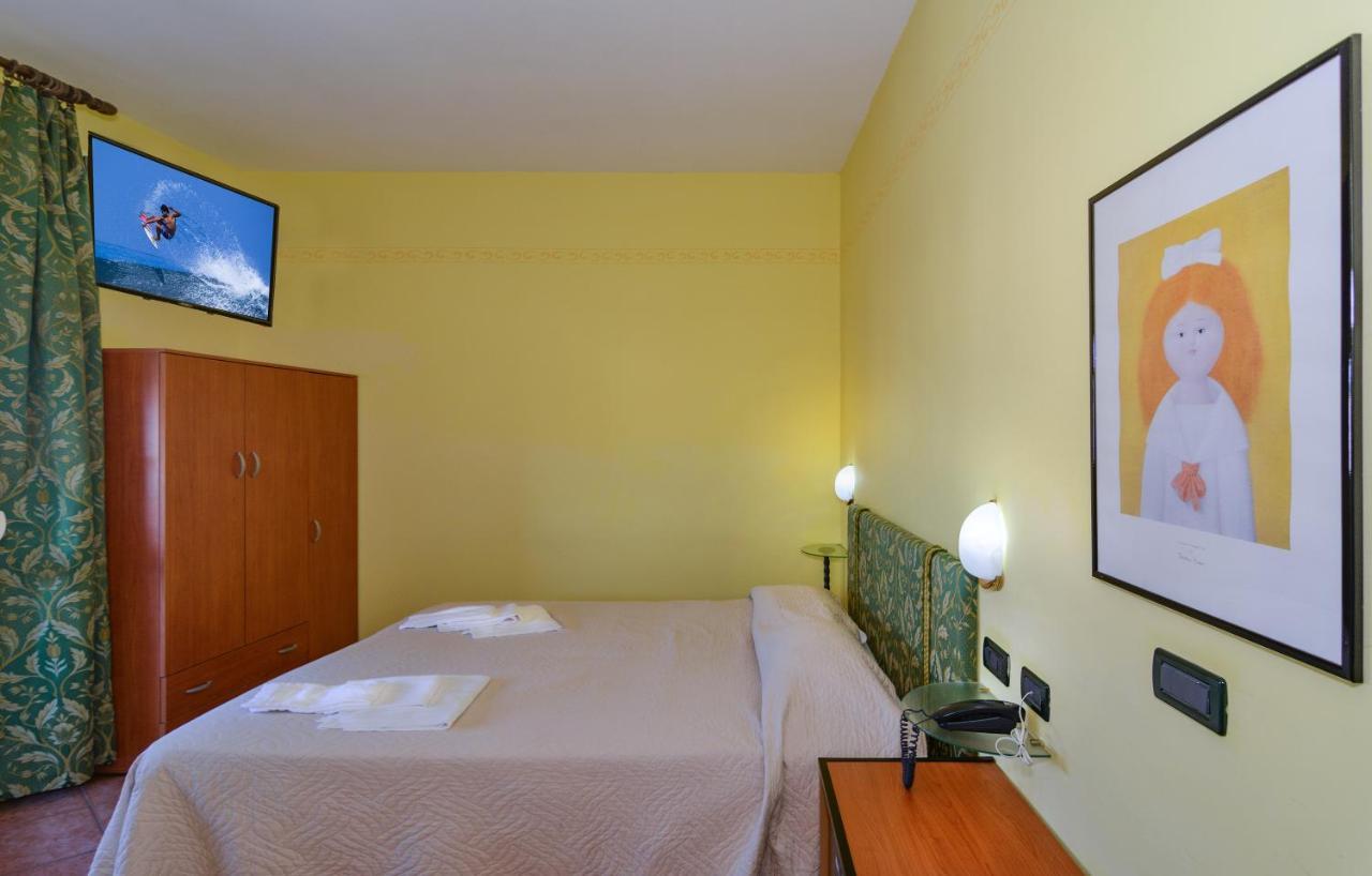 Hotel Villa Colombo Lido di Camaiore Esterno foto