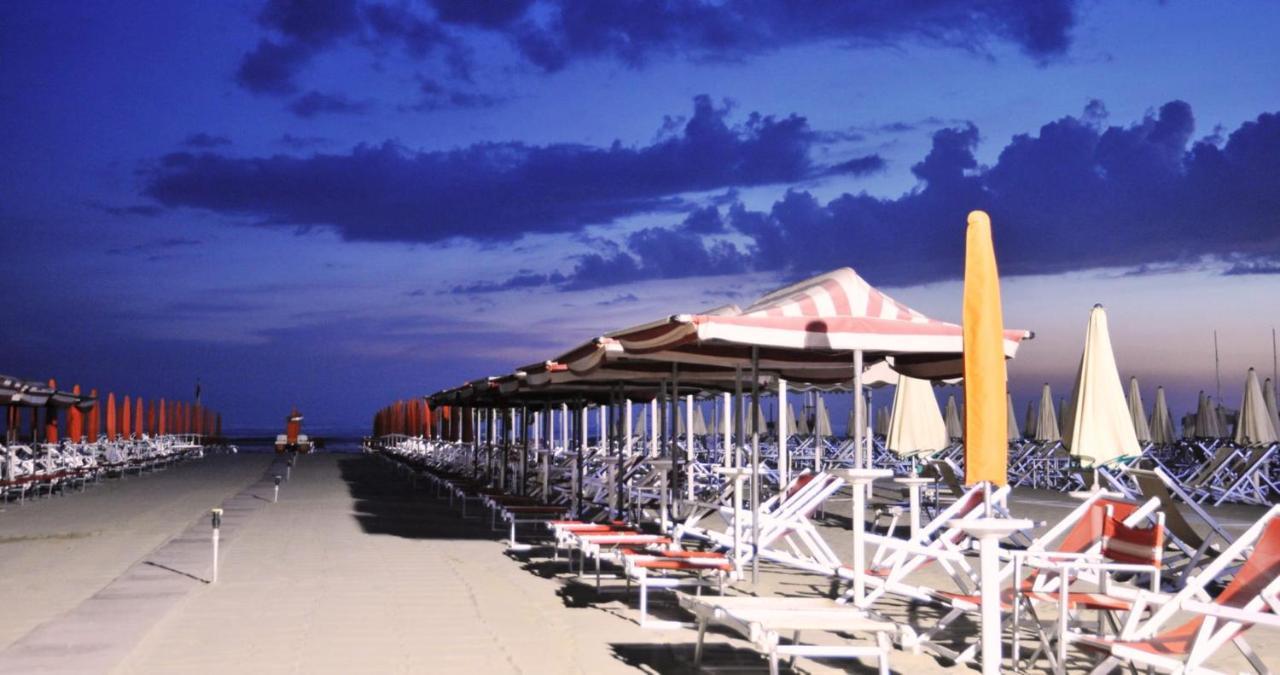 Hotel Villa Colombo Lido di Camaiore Esterno foto