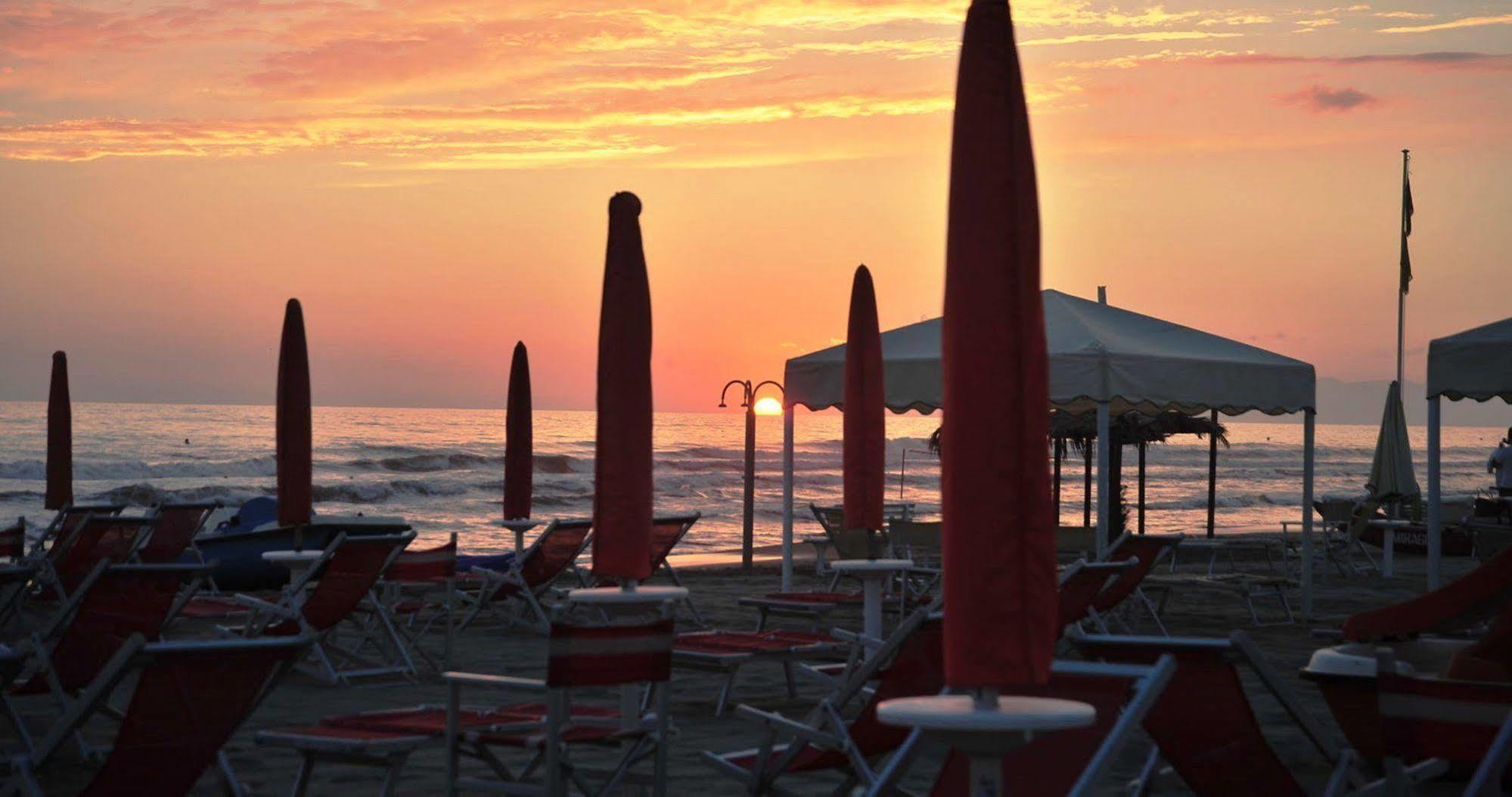 Hotel Villa Colombo Lido di Camaiore Esterno foto